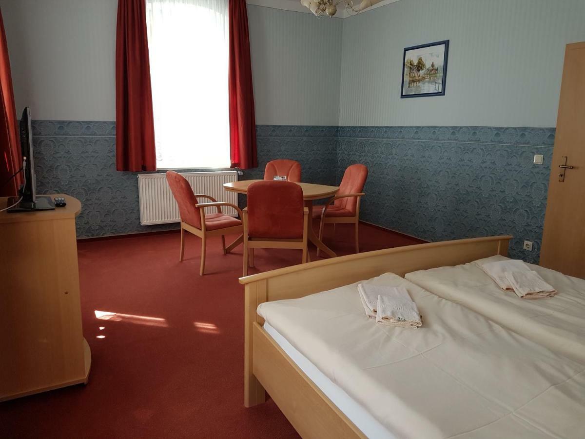 Hotel Garni Dekorahaus Bad Schandau Esterno foto